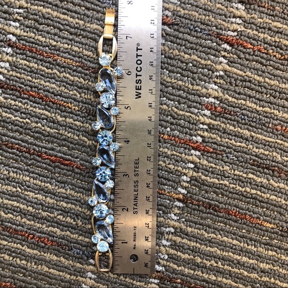 Vintage Light Blue Color bracelet & clip earrings - Picture 7 of 8